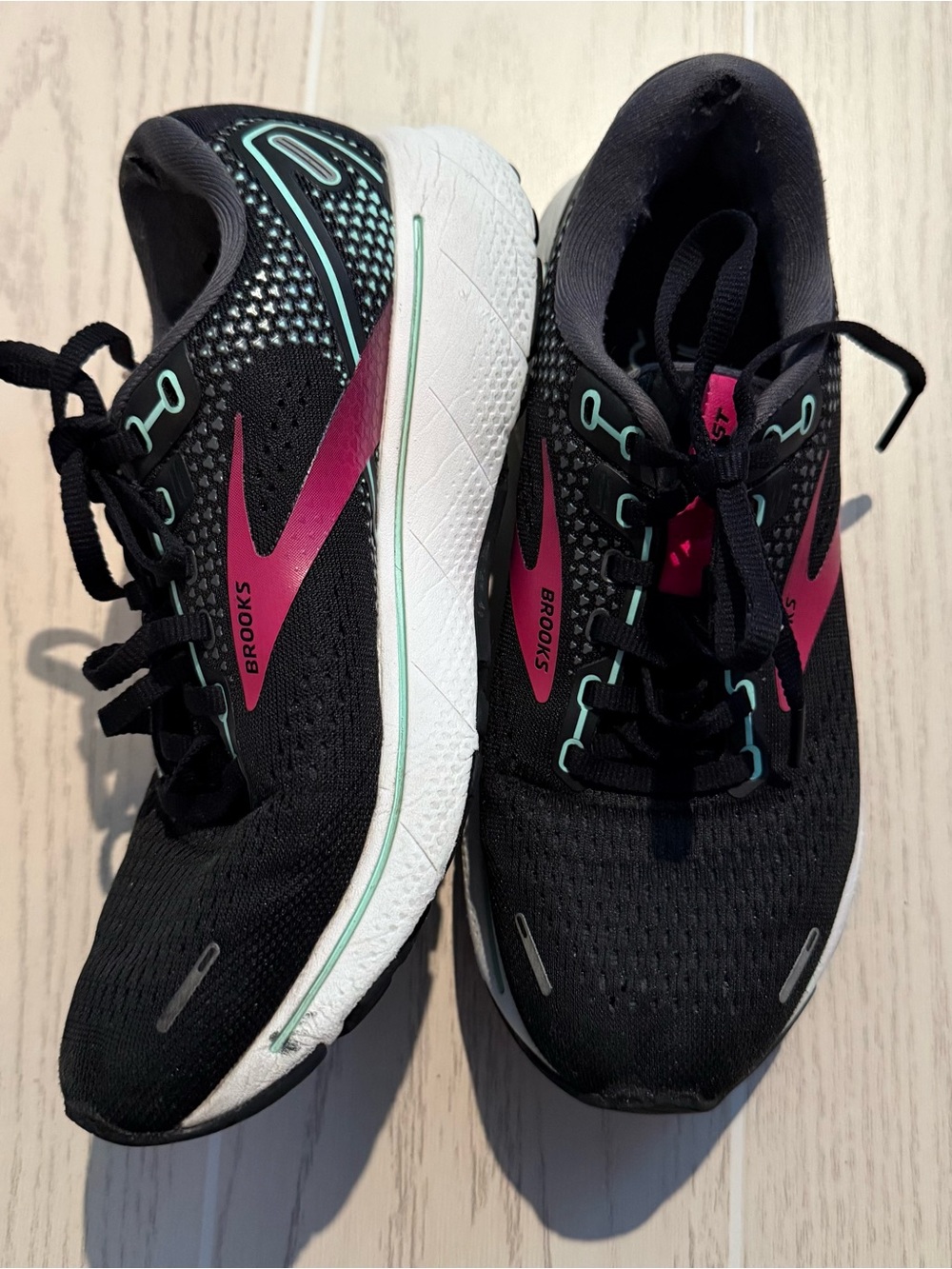Brooks Ghost 14 Running Shoes Womens 7 Black Pink Teal Sneakers
